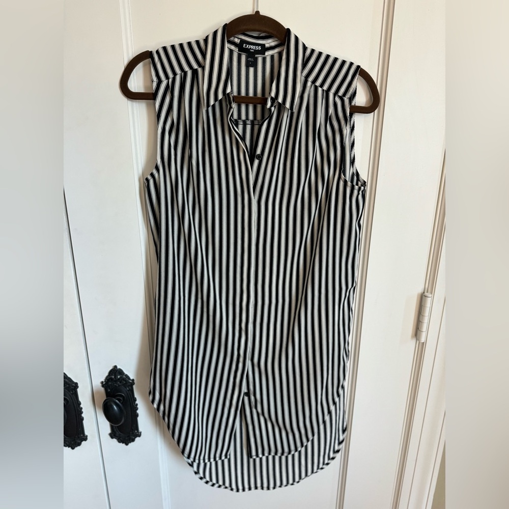 Express black and white stripe tunic- S